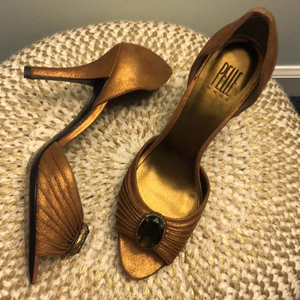 Pelle Moda Unique Bronze Peep Toes SZ 9.5